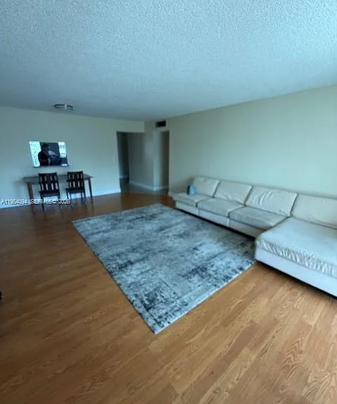 319 NE 14th Ave #607 — Photo 10