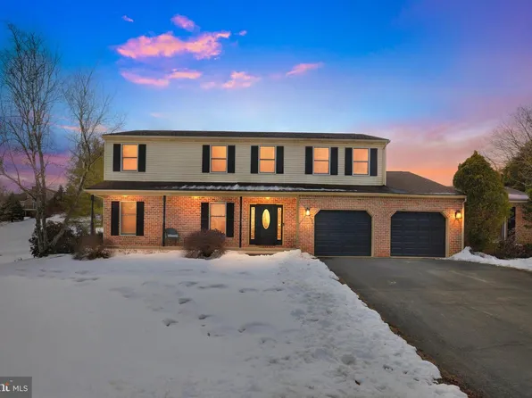 4744 Welby Dr, Schnecksville, PA 18078