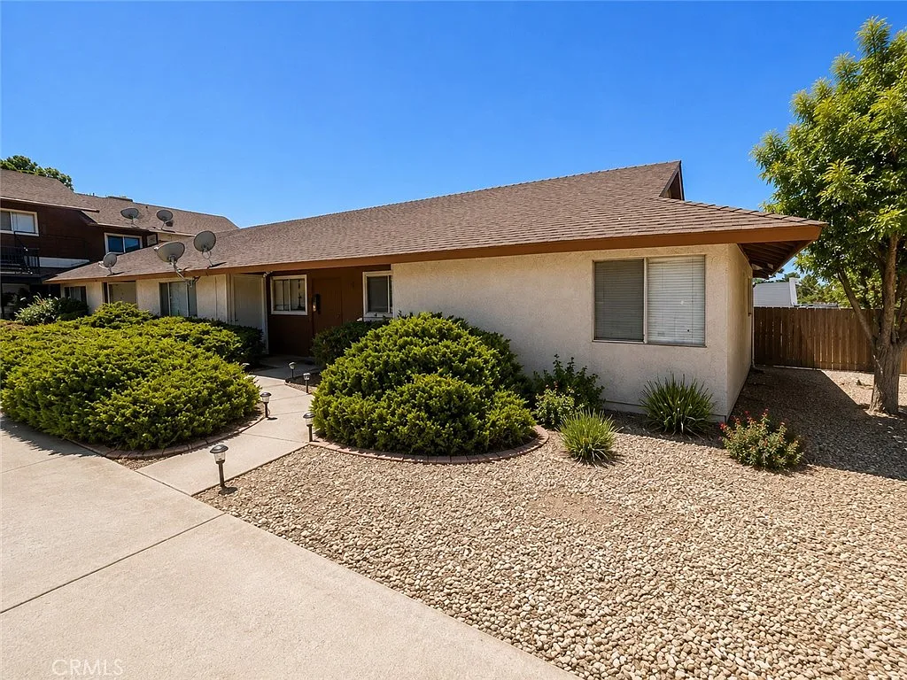 2 bed, 747 sqft, $1,500 — Photo 1