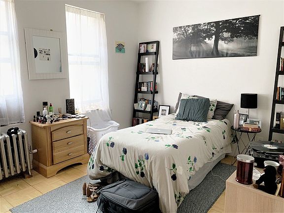 2nd image of 2 Pinehurst Ave APT 1C