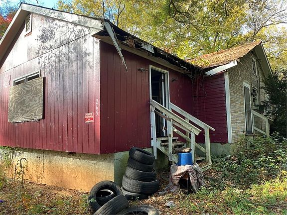 3rd image of 265 Henry St SE