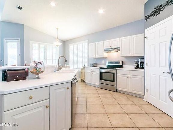 2nd image of 3223 Antigua Dr