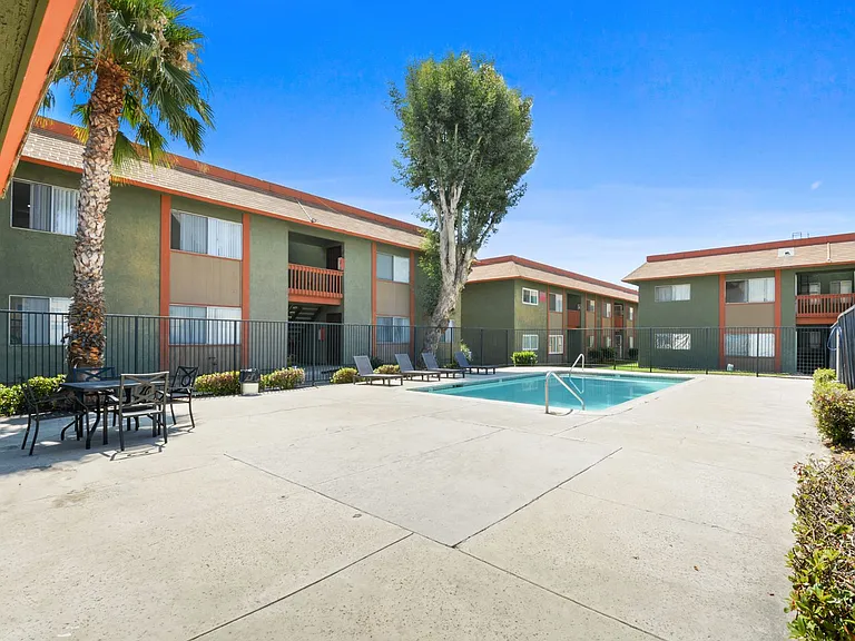 Mountain View Apartments — Photo 3
