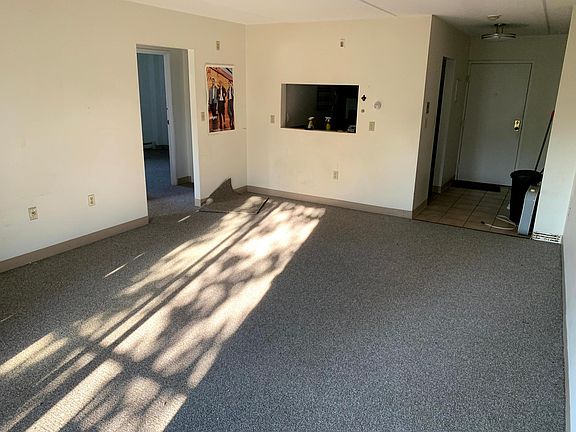 Living Room / Dining