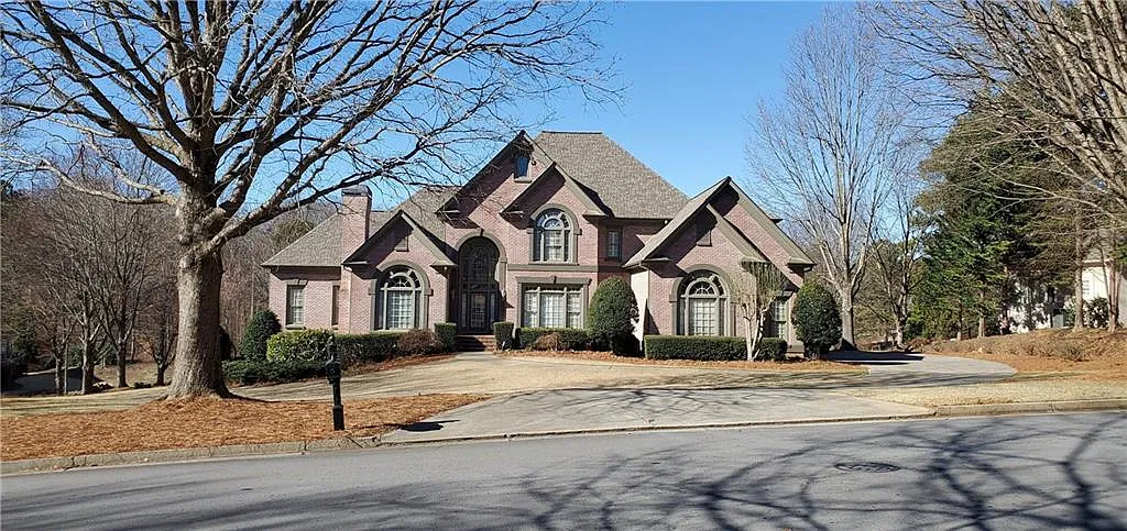 6 bed, 7.0 bath, 7480 sqft, $8,500 — Photo 2