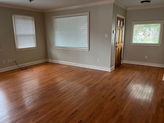 2nd image of 35 W Park Pl