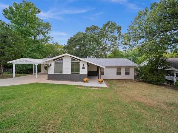 843 N Jackson Dr, Fayetteville, AR 72701