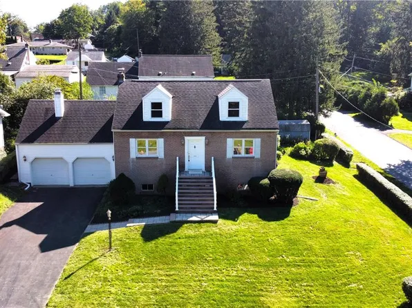 1364 Scottie Ln, Fountain Hill, PA 18015