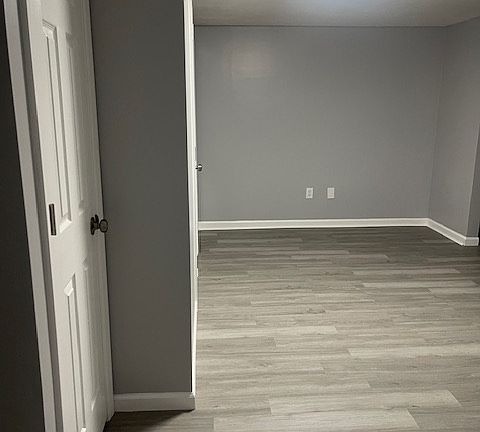 2nd image of 200 Hilton Ave