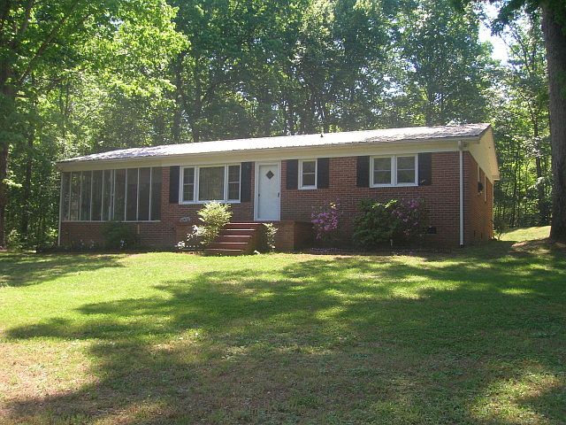 1st image of 208 Birch Trl