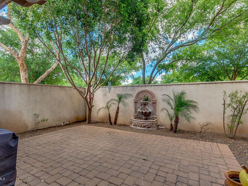 2nd image of 15376 W Dahlia Dr