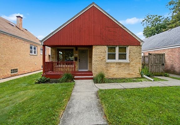 2nd image of 2213 Elm St