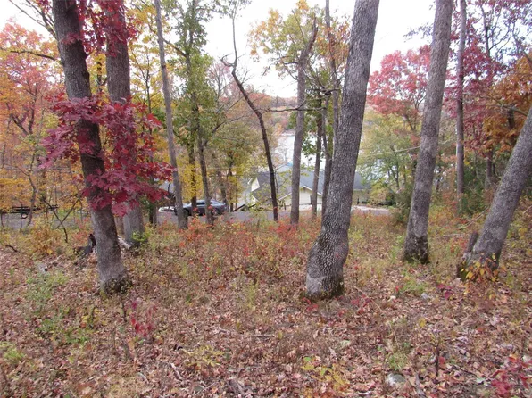 1774 S Lake Sherwood Dr, Lake Sherwood, MO 63357