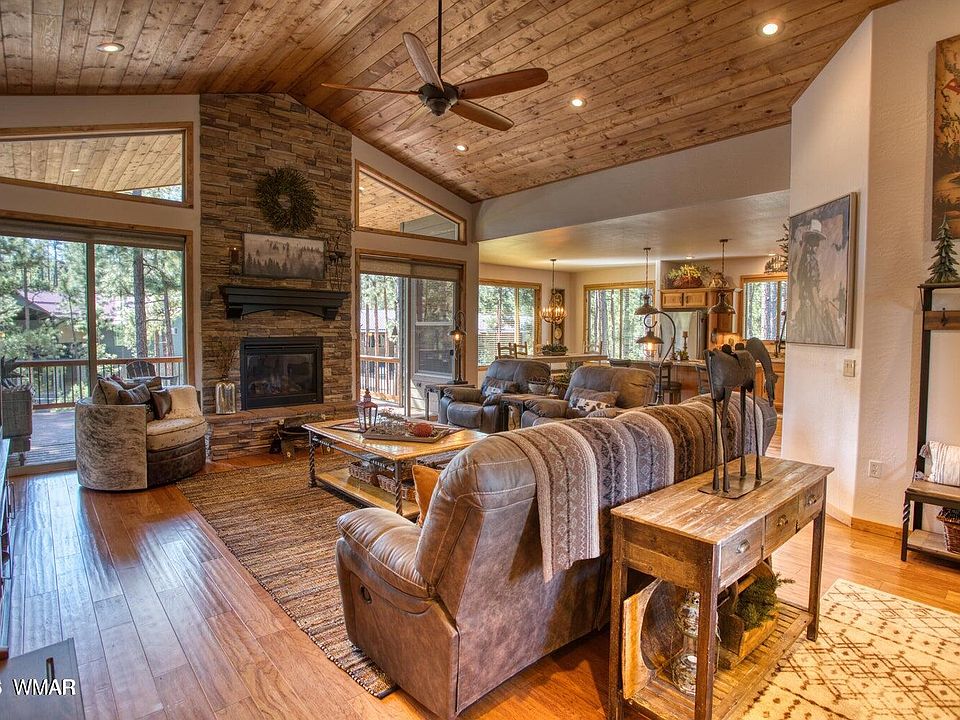 2nd image of 1820 S Rockwood Cir