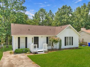 3326 Arrowhead Rd, Spring Lake, NC 28390