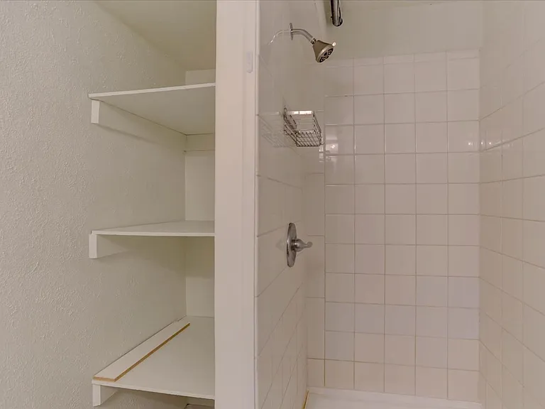 2033 Gyros Cir #166 — Photo 21