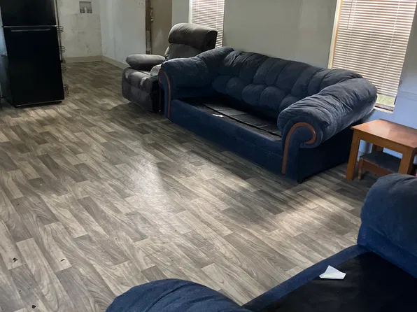100 S Amin Rd, Crescent City, FL 32112