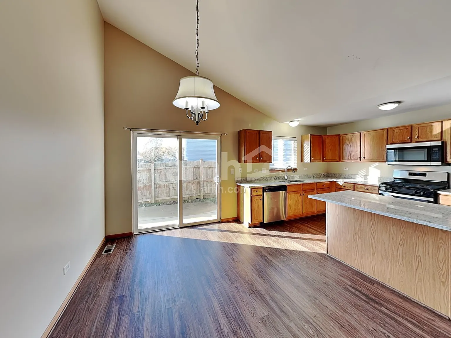 4 bed, 3.0 bath, 2088 sqft, $3,405 — Photo 3