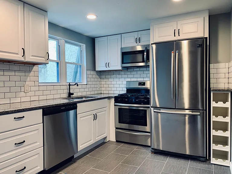 521 Cantrell St — Photo 3