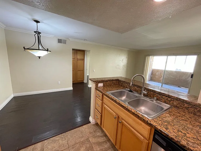 15263 Maturin Dr #10 — Photo 10