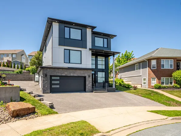 69 Sophia St, Halifax, NS B3S 0C7