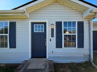 704 Carbondale Dr, Oak Grove, KY 42262