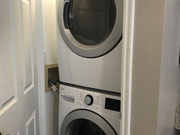 4th image of 986 N 900 E Private #31-1
