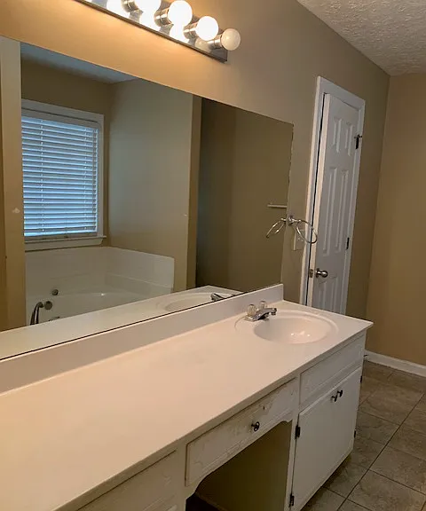 700 Hunters Creek Ln — Photo 9