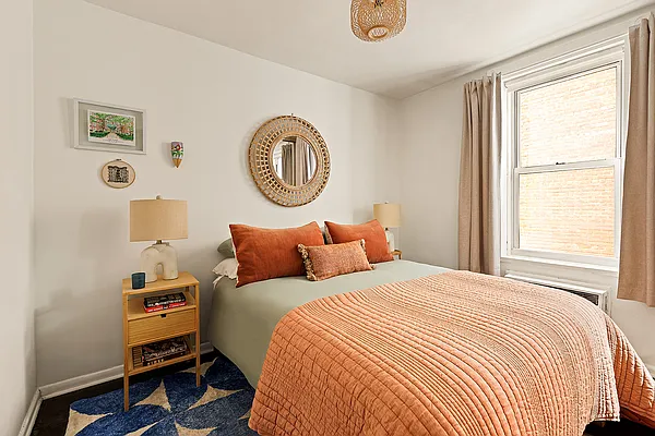 Bedroom, photo 1