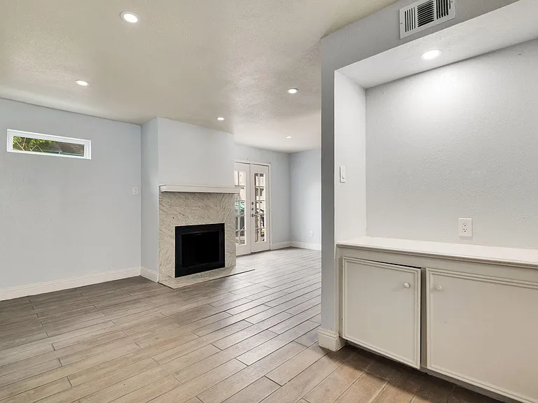 4624 San Jacinto St #B — Photo 12