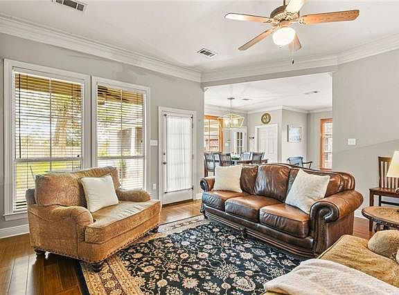 5th image of 17462 Karen Dr