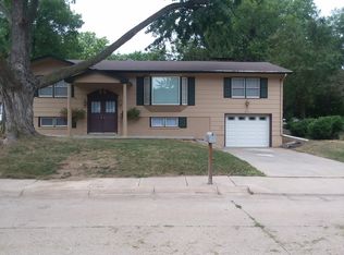 1603 Summit St, Beatrice, NE 68310