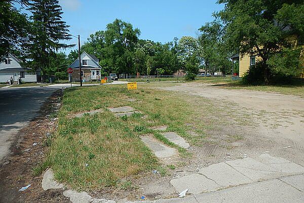 1st image of 101 S Seeley St