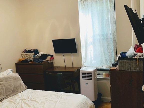 5th image of 346 W 56th St APT 3B