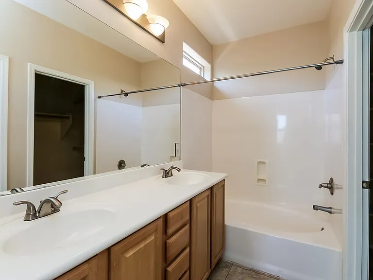 347 N Wesley — Photo 11