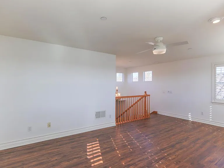 415 N Cedros N — Photo 18
