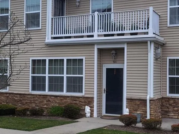 701 Lennox Drive #701, Saint James, NY 11780