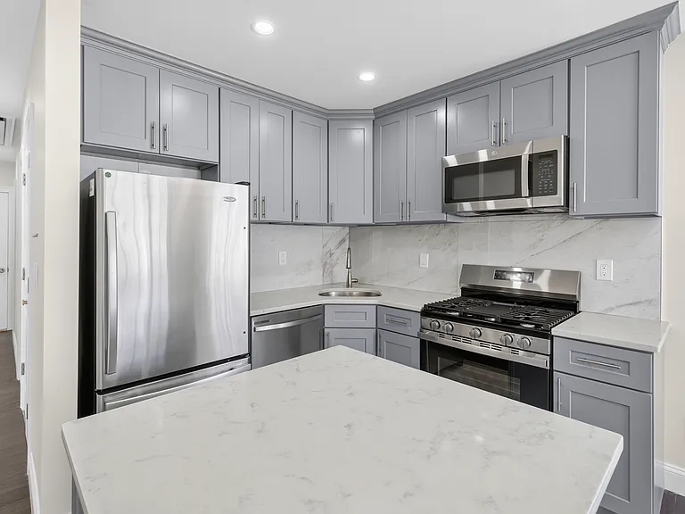 88 Buffalo Ave #2 — Photo 10