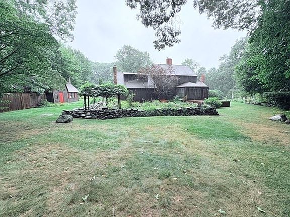 2nd image of 6 Greentree Ln
