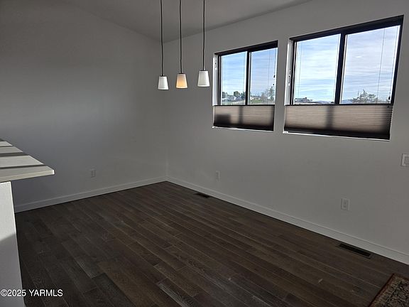 4th image of 8301 Viewcrest Way