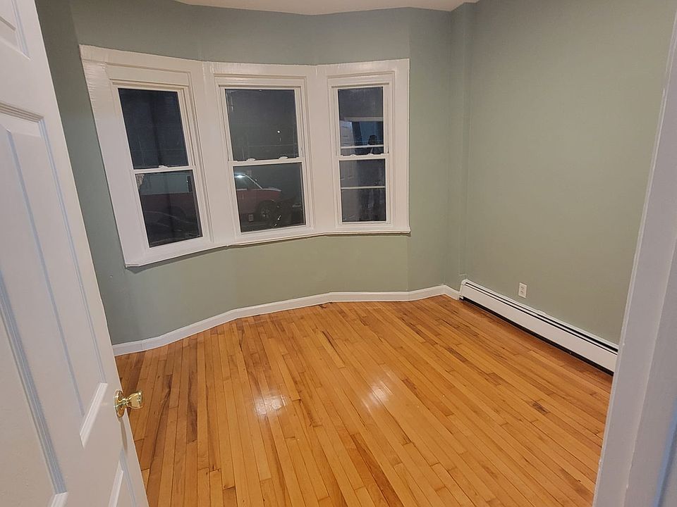 1st image of 40 Oriental St #1