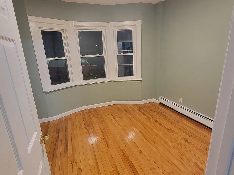 40 Oriental St #1