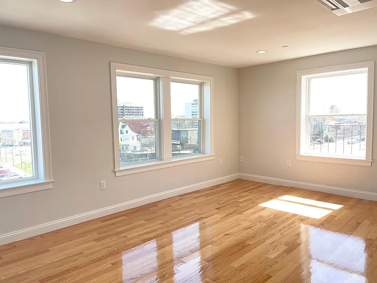325 Newport Ave #40 — Photo 6