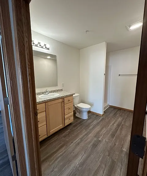 835 E Wisconsin St #604 — Photo 7