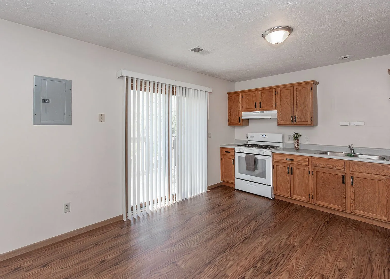 Pius Lane Apartment — Photo 2
