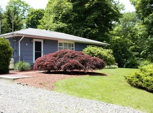 5 Silver Dr, Oak Ridge, NJ 07438