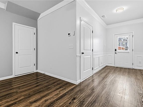 4th image of 116 Spring Way Sq