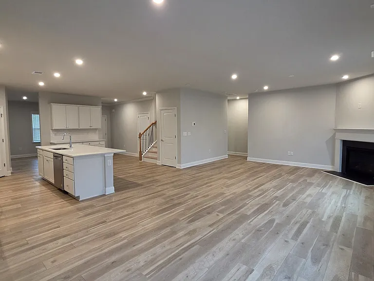 521 Elkwood Ln — Photo 24