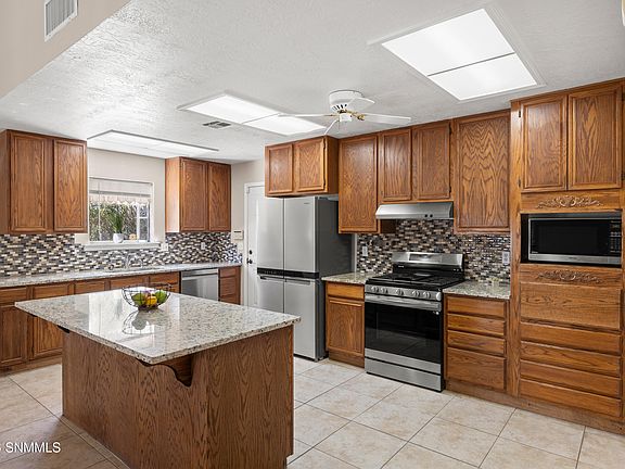 5th image of 5143 Emerald St