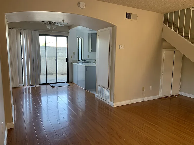 707 S Webster Ave — Photo 44